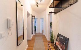 Peter Apartments - Wohnung 90qm, 3 Schlafzimmer, Küche, Wohnzimmer, Balkon, Netflix